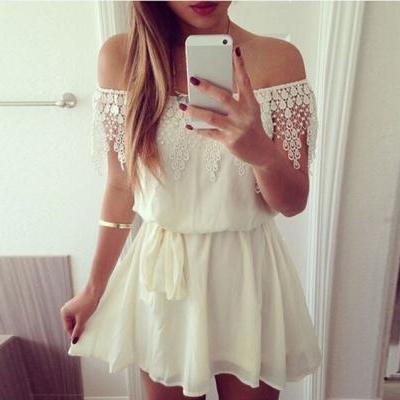 Hot Sale Women Fashion Sexy White Sleeveless Elegant Boat Neck Lace Trim Shoulder Belted Skater Party Prom Fashion Women Dress as Chrismtas Gift