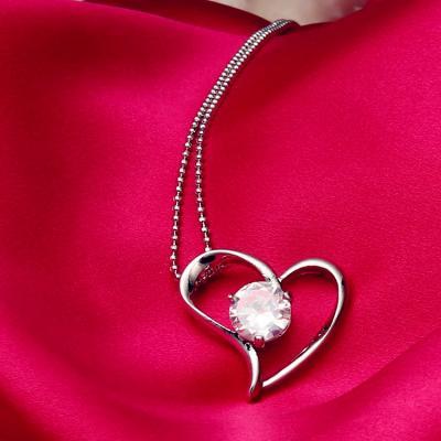 Women's Fashion Love Heart Crystal Pendant Bling Bling Necklace as Valentine's Gift